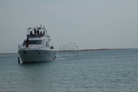Foto de Barco en el mar durante el día - Imagen libre de derechos