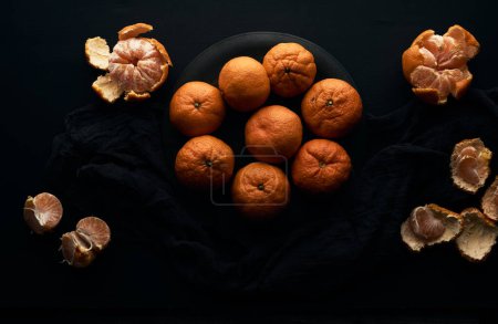 Téléchargez les photos : De nombreuses mandarines entières mûres orange - en image libre de droit