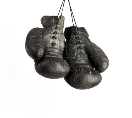 Foto de Par de guantes de boxeo de cuero negro vintage muy antiguos - Imagen libre de derechos