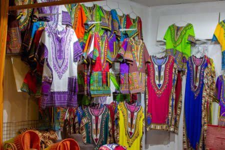 Téléchargez les photos : Belles chemises africaines (Kenya et Tanzanie) ou vêtements traditionnels - en image libre de droit