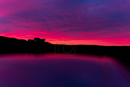 Foto de Purple y Pink Sunrise. Hermosa naturaleza fondo - Imagen libre de derechos
