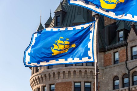 Foto de Banderas de la ciudad de Quebec - Imagen libre de derechos