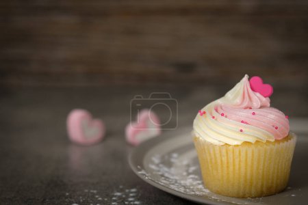 Téléchargez les photos : Vue rapprochée de délicieux gâteau sucré - en image libre de droit