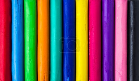 Téléchargez les photos : Crayons de couleur isolés sur le fond blanc - en image libre de droit