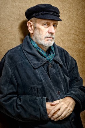 Foto de "Retrato de un hombre con barba y gorra
" - Imagen libre de derechos