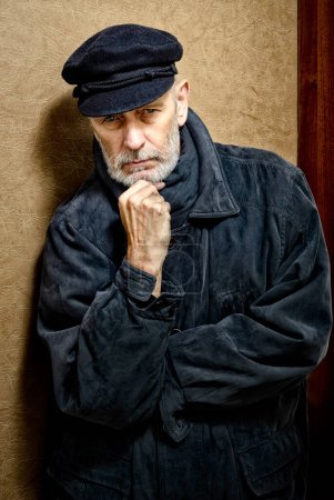 Foto de Retrato de un hombre con barba y gorra - Imagen libre de derechos