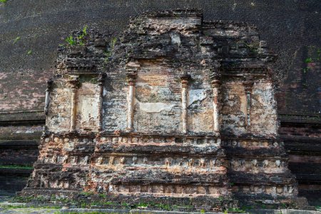 Foto de "Ancient City ruins in Polonnaruwa city temple Sri Lanka. World H" - Imagen libre de derechos