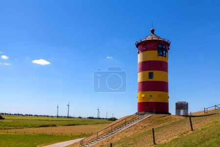 Foto de Lighthouse over blue sky - Imagen libre de derechos