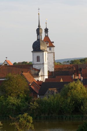 Téléchargez les photos : Prichsenstadt - Ville, lieu de voyage sur fond - en image libre de droit