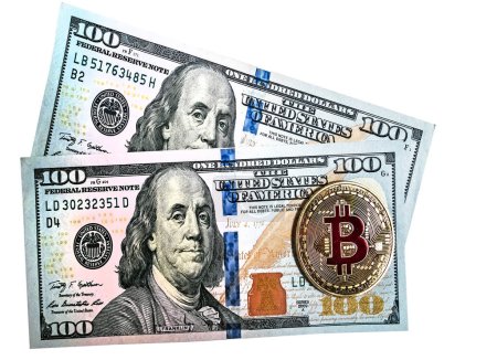 Téléchargez les photos : "Bitcoin pièce d'or de billets de dollar usd isolé sur backgrou blanc
" - en image libre de droit