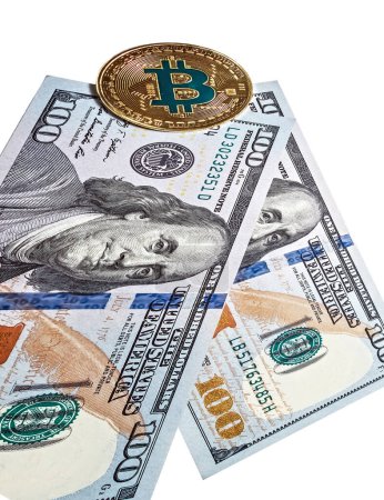 Téléchargez les photos : "Bitcoin pièce d'or de billets de dollar usd isolé sur backgrou blanc
" - en image libre de droit