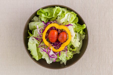 Téléchargez les photos : Gros plan sur la salade fraîche et saine - en image libre de droit