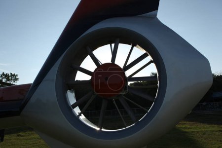 Foto de El avión en el suelo, la turbina de cerca - Imagen libre de derechos