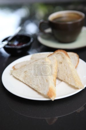 Foto de Rebanadas de pan con café - Imagen libre de derechos