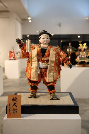 Foto de Traditional Japanese Doll, closeup - Imagen libre de derechos