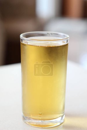 Téléchargez les photos : Bière en verre close up - en image libre de droit