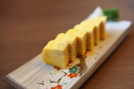 Foto de "sushi de huevo ". Sabroso concepto japonés de mariscos - Imagen libre de derechos