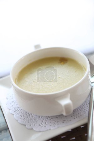 Foto de "Deliciosa sopa de champiñones en tazón
" - Imagen libre de derechos