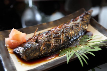 Téléchargez les photos : Grill Mackarel poisson japonais nourriture - en image libre de droit