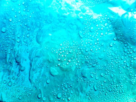 Foto de Burbuja de aire y gotas de agua en la piscina - Imagen libre de derechos