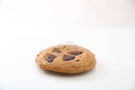 Foto de Chocolate de galletas aislado en fondo blanco - Imagen libre de derechos