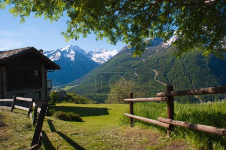 Téléchargez les photos : Parc du Grand Paradis dans la Vallée d'Aoste, Italie - en image libre de droit