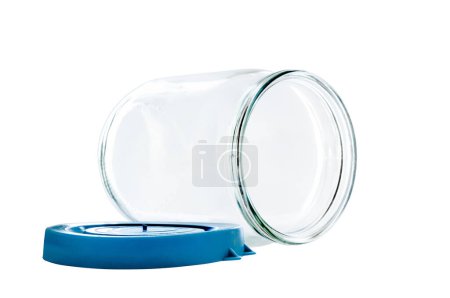 Foto de Tarro de vidrio con tapa azul aislado sobre fondo blanco - Imagen libre de derechos
