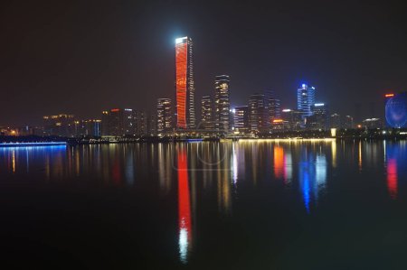Foto de Vista de la ciudad nocturna - Imagen libre de derechos