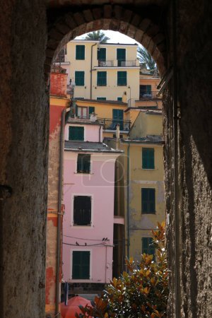 Foto de Casas típicas del pueblo de Vernazza en el Cinque Terre - Imagen libre de derechos