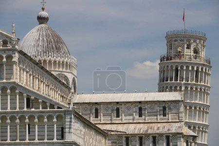 Foto de Piazza dei miracoli de Pisa. Catedral - Imagen libre de derechos