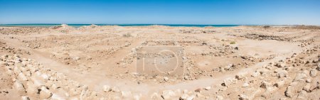 Foto de Antiguas ruinas romanas en la costa del desierto - Imagen libre de derechos