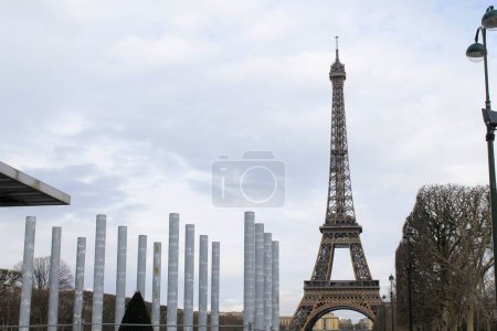 Foto de Torre Eiffel situada en París, Francia - Imagen libre de derechos