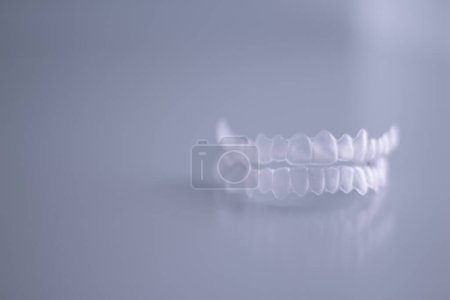 Téléchargez les photos : Orthèses dentaires transparentes - en image libre de droit