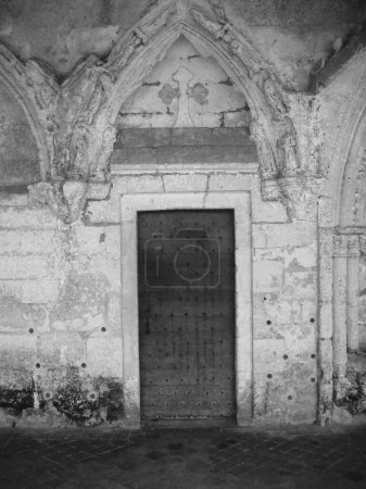 Foto de Entrada antigua, puerta inusual - Imagen libre de derechos