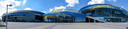 Téléchargez les photos : Almaty - Complexe glaciaire, urbain - en image libre de droit