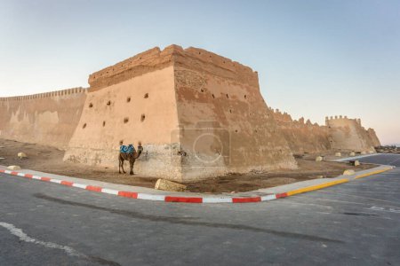 Téléchargez les photos : Forteresse militaire d'Agadir sur fond - en image libre de droit
