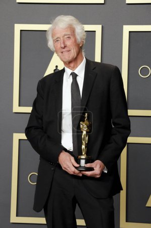 Foto de Roger Deakins en los 92nd Academy Awards - Sala de prensa celebrada en el Dolby Theatre en Hollywood, Estados Unidos el 9 de febrero de 2020 - Imagen libre de derechos
