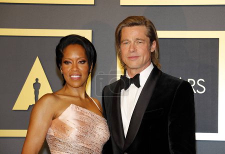 Téléchargez les photos : Brad Pitt et Regina King posant lors de la remise des Oscars - en image libre de droit