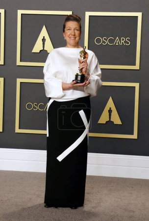 Foto de Jacqueline Durran posando en la presentación de los Premios Óscar - Imagen libre de derechos