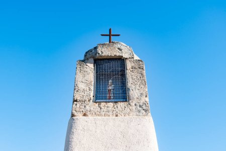 Téléchargez les photos : Oratoire contre ciel bleu - en image libre de droit