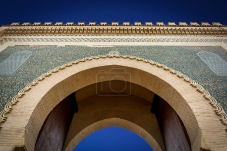 Téléchargez les photos : Portes bleues, Bab Bou Jeloud à Fès, Maroc - en image libre de droit