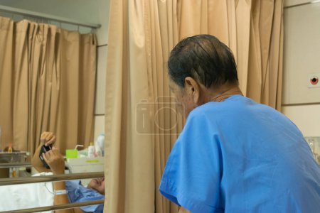 Téléchargez les photos : Un patient à l'hôpital - en image libre de droit