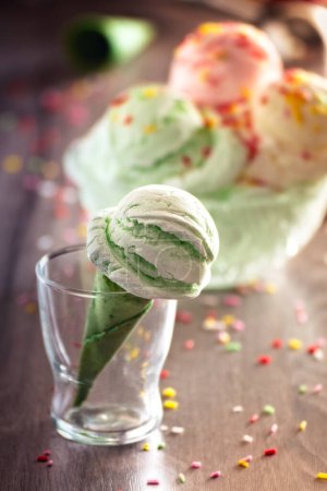 Foto de "Delicioso helado típico de verano" - Imagen libre de derechos