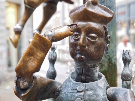 Téléchargez les photos : Sculpture dans une fontaine à Aix-la-Chapelle en Allemagne - en image libre de droit
