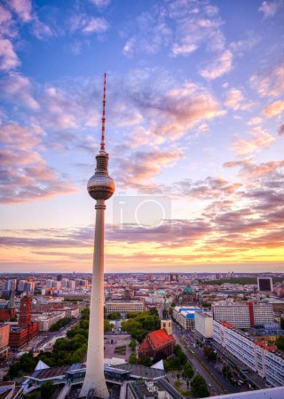 Téléchargez les photos : Tour de télévision à Berlin, Allemagne - en image libre de droit
