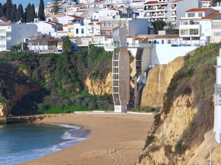 Foto de Empty Cityscape and beach of Albufeira in Portugal - Imagen libre de derechos