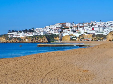 Téléchargez les photos : Empty Cityscape and beach of Albufeira in Portugal - en image libre de droit