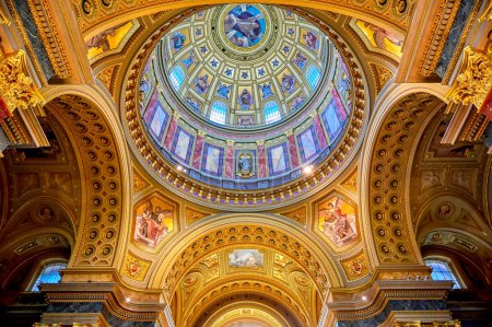 Téléchargez les photos : Cathédrale St. Stephen à Budapest, Hongrie - en image libre de droit