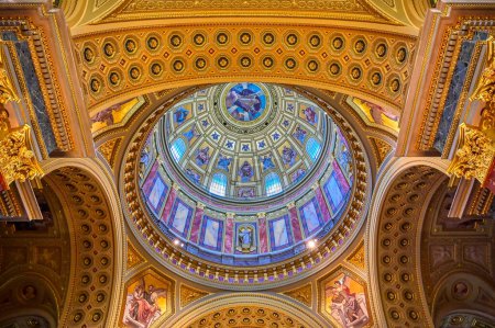 Téléchargez les photos : Cathédrale St. Stephen à Budapest, Hongrie - en image libre de droit