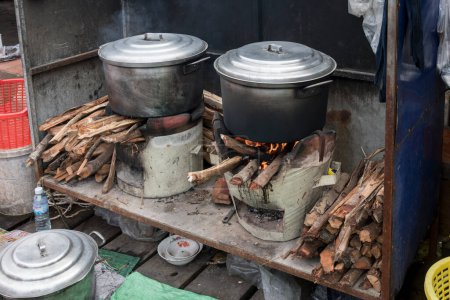 Téléchargez les photos : "Fish cooking place, Kep, Cambodge" - en image libre de droit